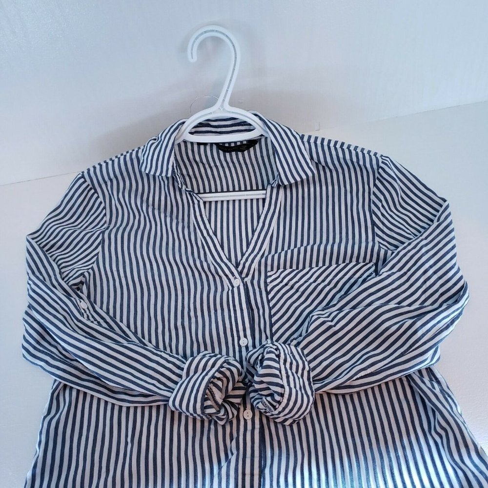 Vertical Striped White Blue Button-Up Roll Sleeve
